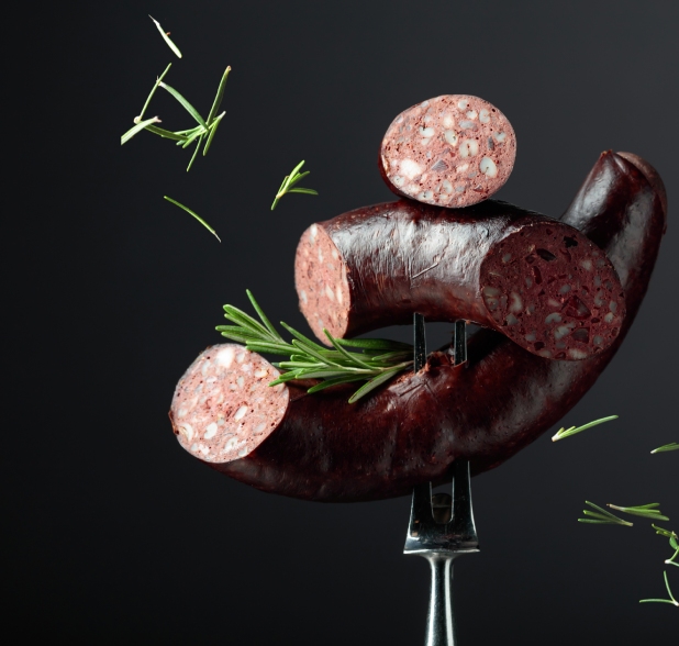 Saucisse sur une fourchette décorée