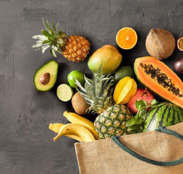 Fruits dans un sac en toile